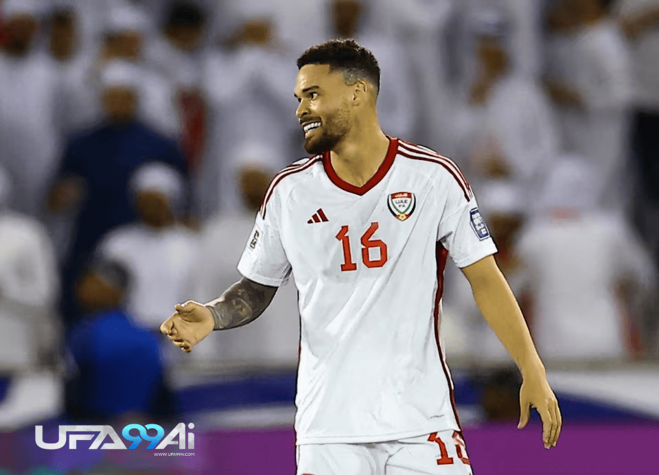 ฟาบิโอ ลิมา (Fabio Lima) กองหน้าทีมชาติสหรัฐอาหรับเอมิเรตส์ แสดงอาการดีใจหลังทำประตูช่วยทีมเอาชนะโอมาน 2-1 ในศึกฟุตบอลโลก 2026 รอบคัดเลือก โซนเอเชีย เมื่อวันที่ 11 ตุลาคม 2025 ภาพของ ufa99ai